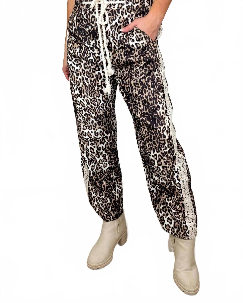 NEW ODDI play the wildcard high-rise pants in leopard